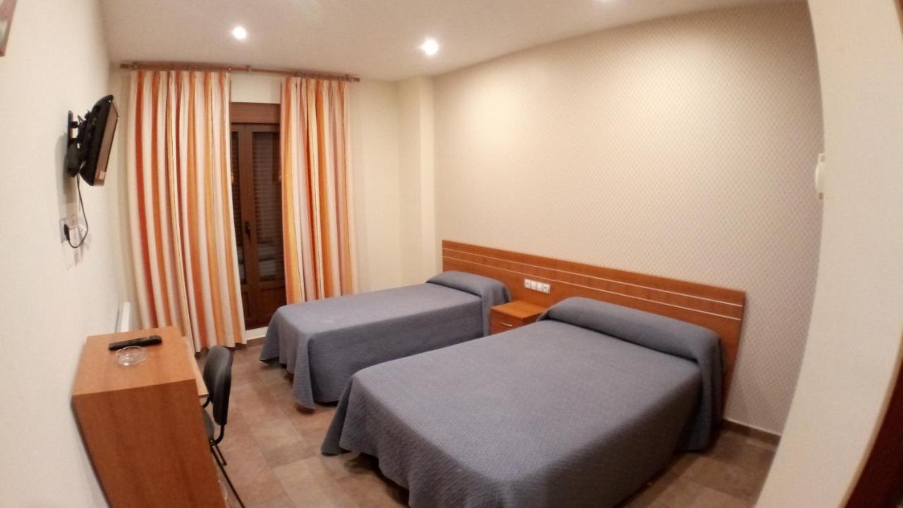 Hostal Venecia II Monzon Exterior photo